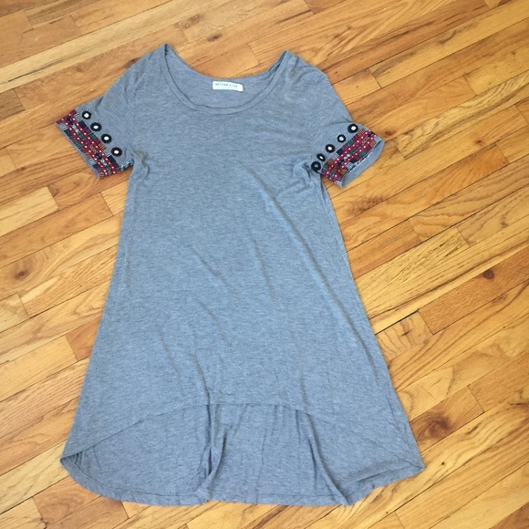 Anthropologie Dresses & Skirts - Artisan de Luxe Embroidered Sleeve Grey Dress
